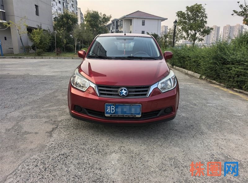 非常省油和开不坏的一款车型,日产启辰,实表只跑3.6万公里。无事故无泡水,一台摩托车价格,全款1.3